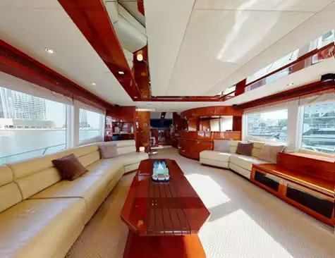 Rent yacht in Dubai