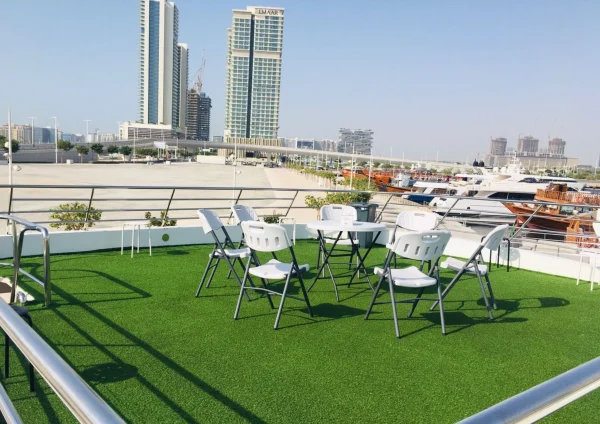 Dubai Yacht Tour – 100ft