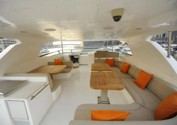 Dubai Yacht Charter – 101ft
