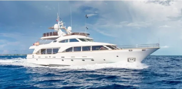 Dubai Yacht Rental – 110ft
