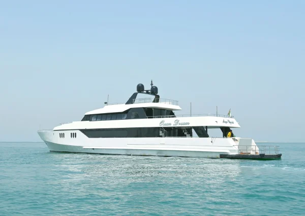 Dubai Mega Yacht Hire – 143ft