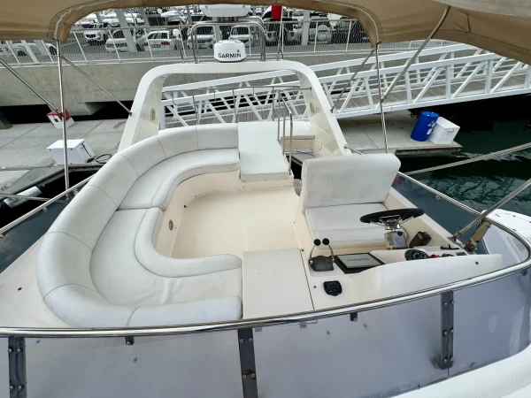 Book a Yacht Dubai 42ft – Experience the Best Dubai Marina Yacht Tour 2025