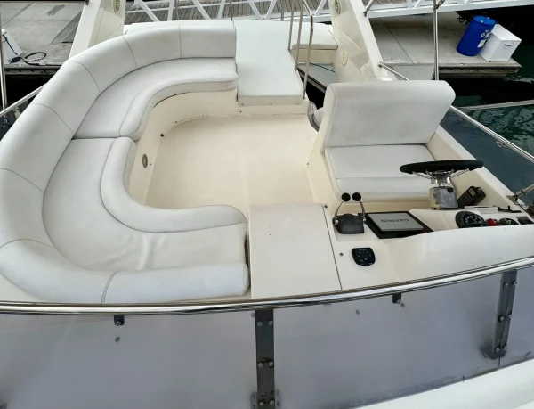 Book a Yacht Dubai 42ft – Experience the Best Dubai Marina Yacht Tour 2025