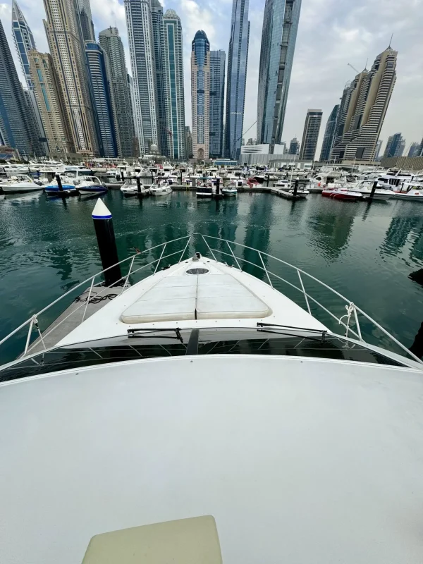 Book a Yacht Dubai 42ft – Experience the Best Dubai Marina Yacht Tour 2025