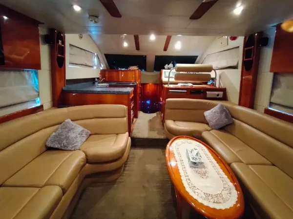 Dubai Luxury Yacht – 50ft