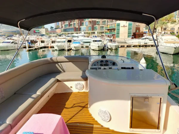 Dubai Luxury Yacht – 50ft