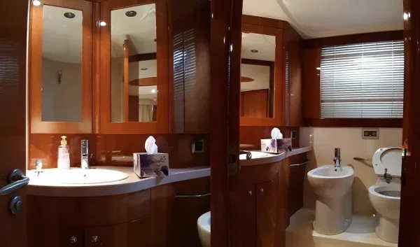 Booking a Yacht in Dubai – 60ft