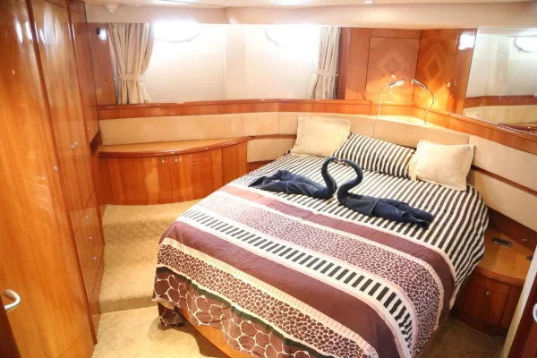 Booking a Yacht in Dubai – 60ft