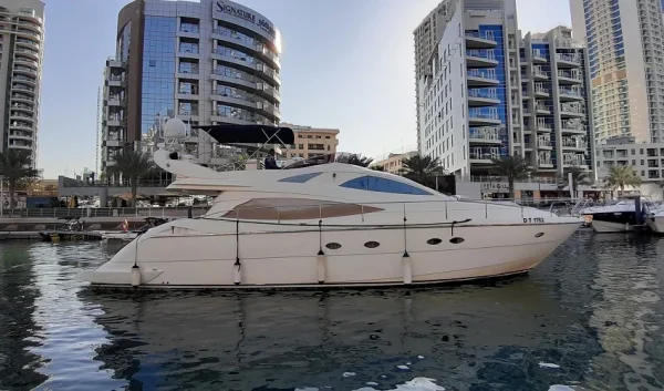 Booking a Yacht in Dubai – 60ft