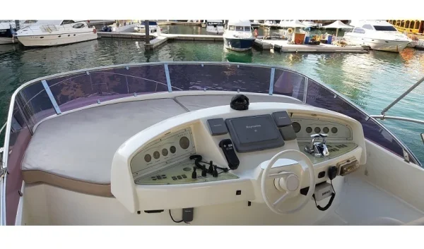 Booking a Yacht in Dubai – 60ft
