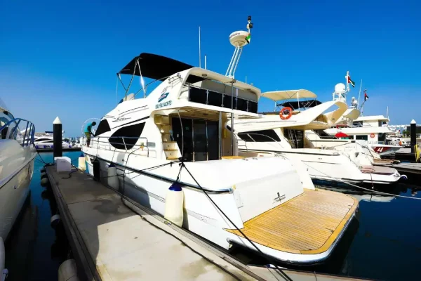 Dubai Private Yacht Tour – 66ft