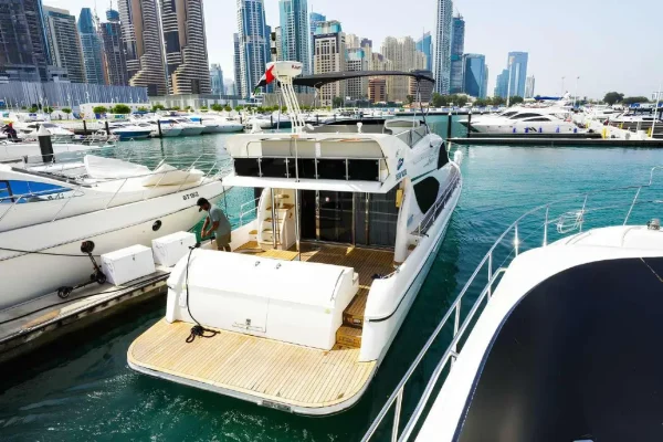Dubai Private Yacht Tour – 66ft