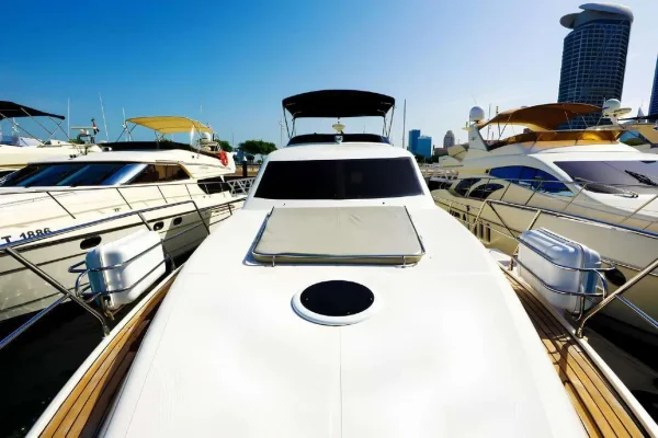 Dubai Private Yacht Tour – 66ft