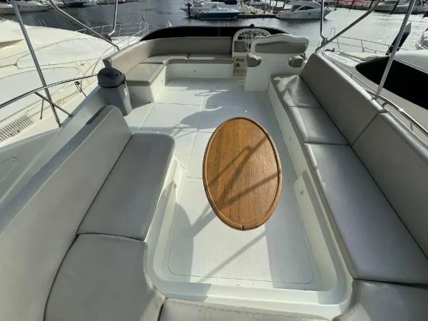 Dubai Private Yacht Tour – 66ft