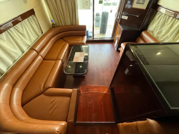 Dubai Private Yacht Tour – 66ft