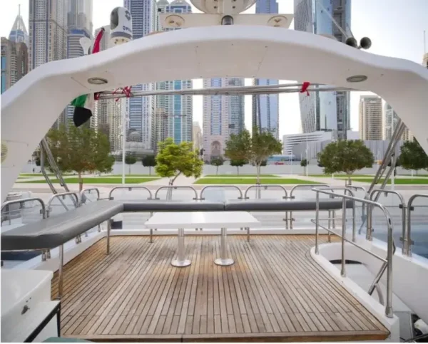Dubai Luxury Yacht Charter – 75ft