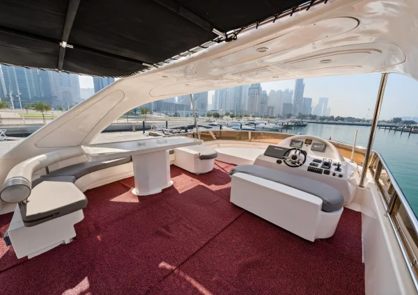 Dubai Yacht Hire – 90ft