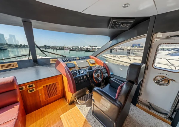 Dubai Yacht Hire – 90ft