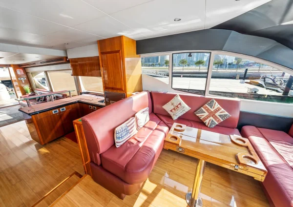 Dubai Yacht Hire – 90ft