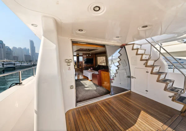 Dubai Yacht Hire – 90ft