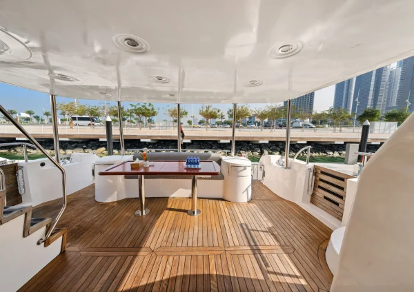 Dubai Yacht Hire – 90ft