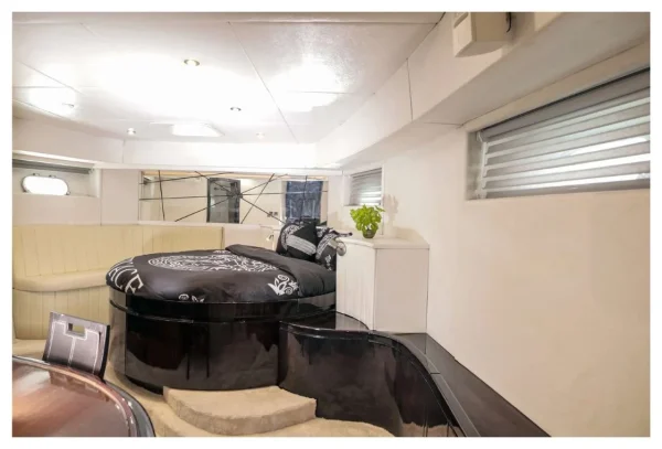 Book Yacht in Dubai – 95ft