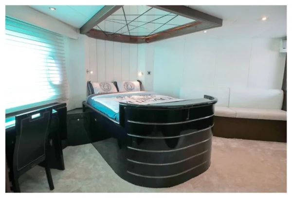 Book Yacht in Dubai – 95ft