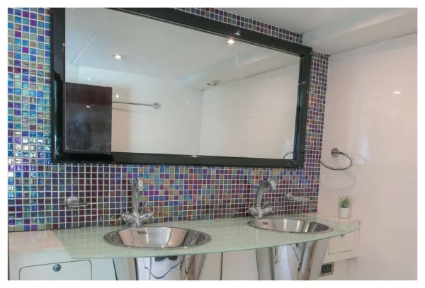 Book Yacht in Dubai – 95ft