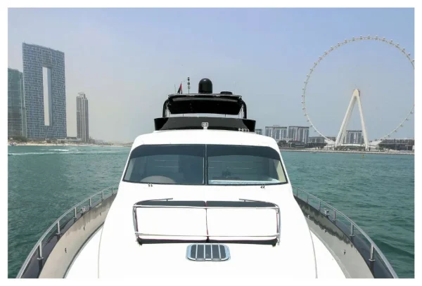 luxury yacht 95ft for rent in dubai
