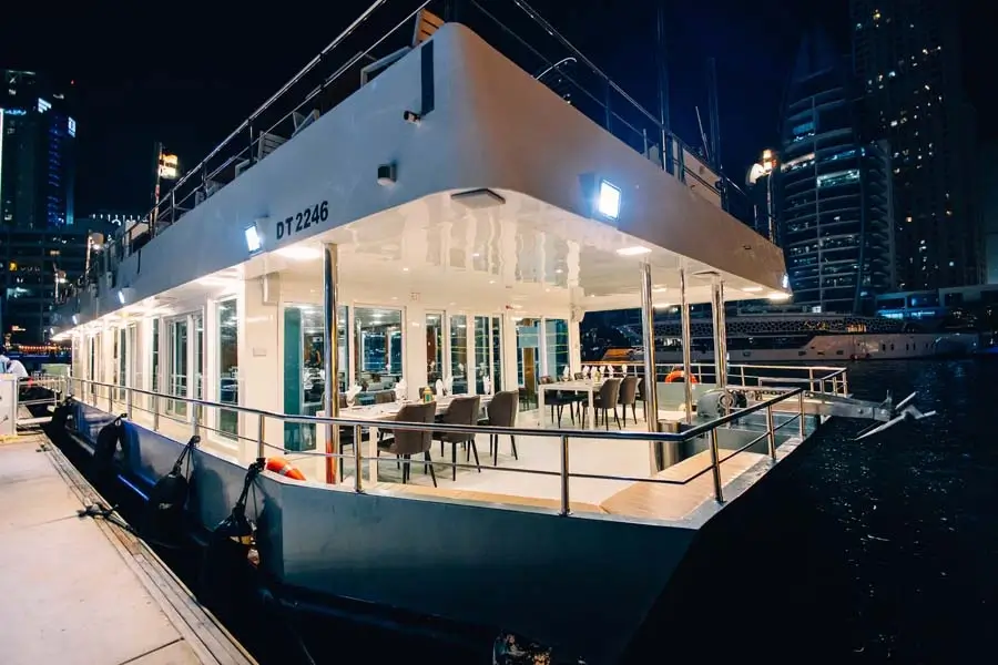 Yacht party dubai