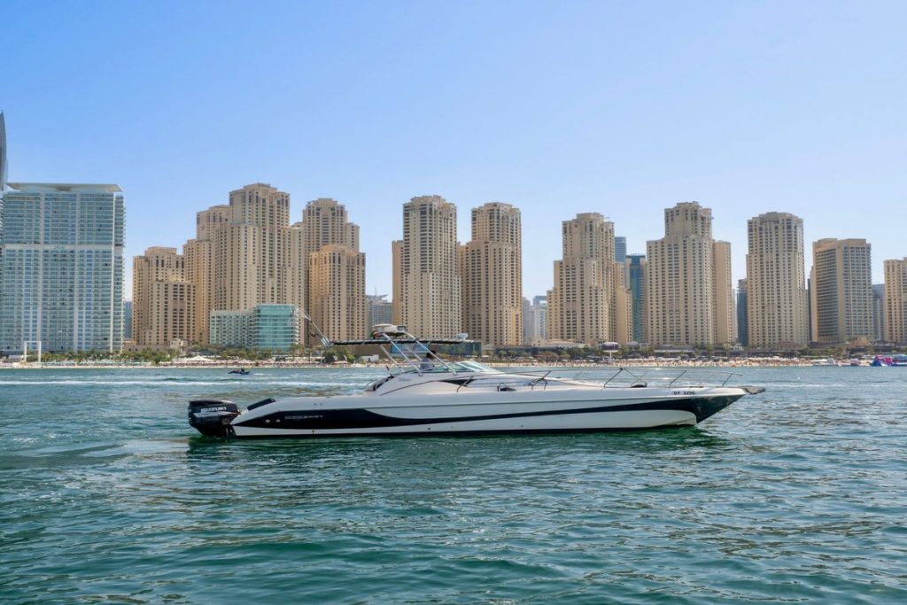 Boat tour in Dubai Marina near JBR