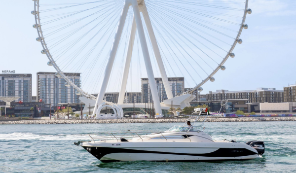 A speed Boat Cruise in Dubai near AIN Dubai with MTS Yachts